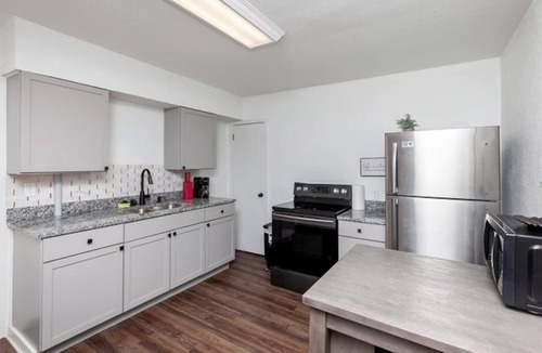 Des Moines House | Spacious 9BR Home~Ideal for Groups~Near Downtown