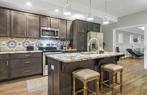 Shelby Park Apartment | Spacious and stylish Louisville gem for groups!