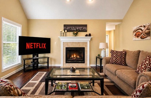 Buckner House | Spacious Buckner Retreat Theater & Game Room