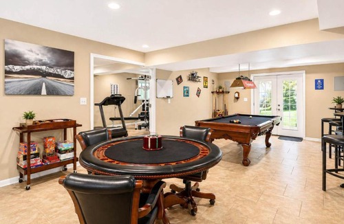 Buckner House | Spacious Buckner Retreat Theater & Game Room
