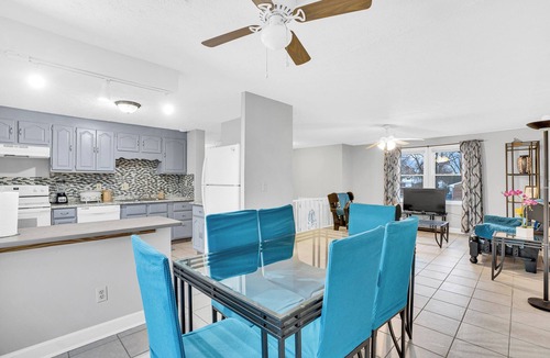Valley Station House | Spacious & Clean House. Wide Free Parking Lot. Between Louisville & Fort Knox.