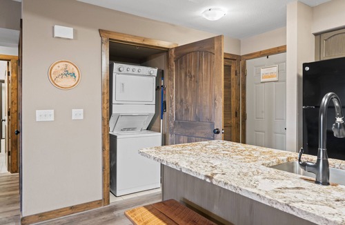 Indian Point Apartment | Spacious Condo just Minutes from Silver Dollar City - Indian Point (U1108AB)