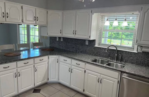 Fisherville House | Spacious countryside getaway with a pool! Fun for the whole family or friends!