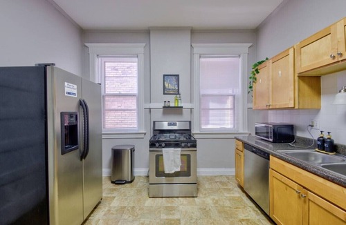 Central West End House | Spacious CWE 5BR Free Parking Near BJC Forest Park