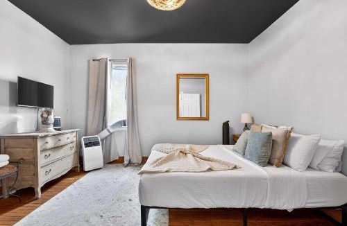 Wilder Park House | Spacious dual-unit home with private backyard