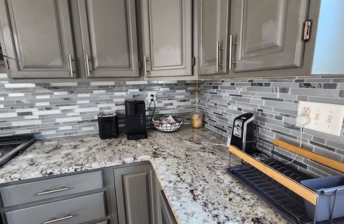 Klondike House | Spacious Escape: Five Bedroom Home Near Airport, Expo Center