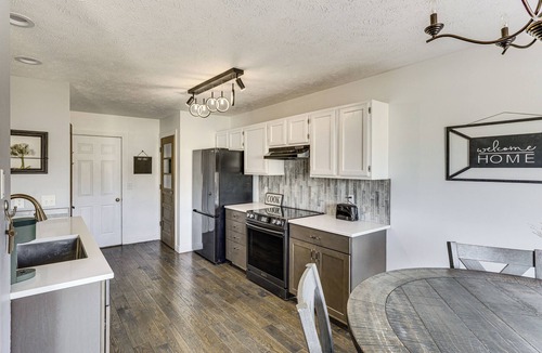 Lincoln House | Spacious & Family Friendly! Lincoln Home w/Deck