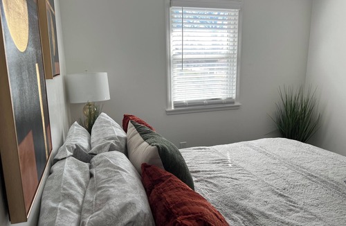 Olathe House | Spacious- Family-Friendly- Gym- King Bed- Fenced Yard
