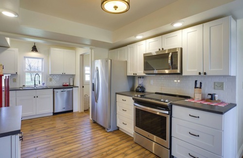Greenfield Cottage | Spacious Missouri Vacation Rental w/Fire Pit!