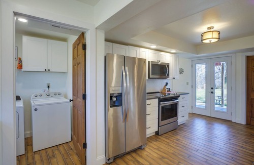 Greenfield Cottage | Spacious Missouri Vacation Rental w/Fire Pit!