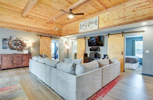 Grantville House | Spacious Ozawkie Home - Near Lake Perry!