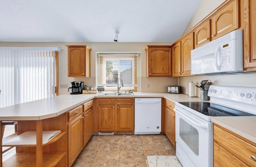 North Central Omaha House | Spacious Pet-Friendly Home Quiet Neighborhood