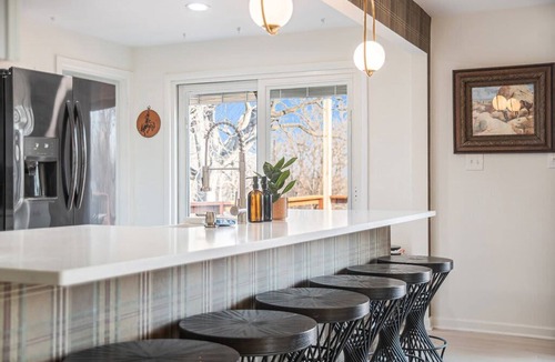Omaha House | Spacious Ranch w/Hot Tub & Game Room, Sleeps 24!