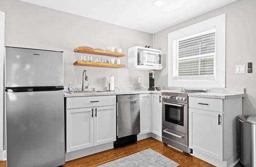 Bonnycastle Apartment | Spacious studio unit in the heart of the Highlands