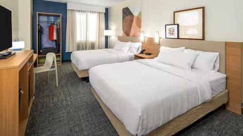 Prestonia Hotel | Spark By Hilton Louisville Airport