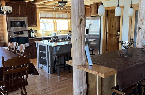 Shell Knob Cabin | Spectacular Log Home.12 Acres on Private Cove, Lakefront