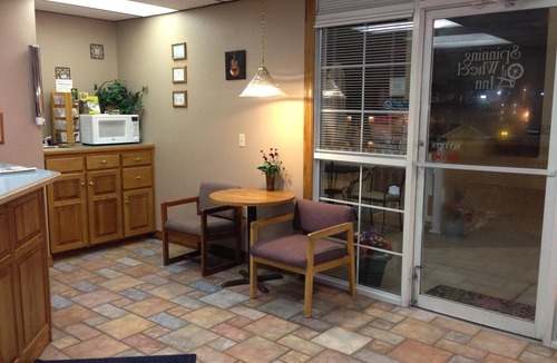 Branson Hotel | Spinning Wheel Inn