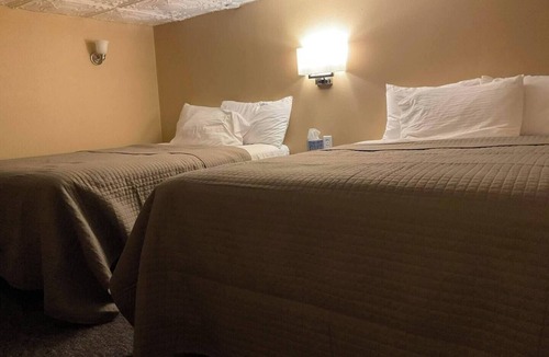 Unionville Hotel | Square View Inn Suite 2