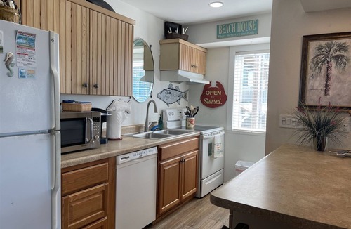 Hatteras Condo | Starfish is an end unit with beautiful views of the Pamlico Sound!