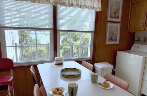 Dandridge House | Stay 3 and play 4 free!