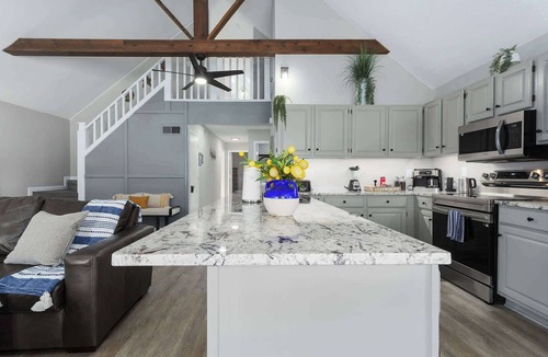 New Century House | Stay on the Lake Sleeps 11 Private Dock MAJOR INTERNATIONAL SPORTING EVENT 26!