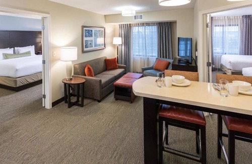 West Omaha Hotel | Staybridge Suites Omaha West by IHG