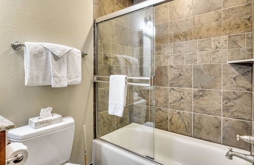 Branson Condo | Stayin Classy 2 Bedroom Condo by Redawning