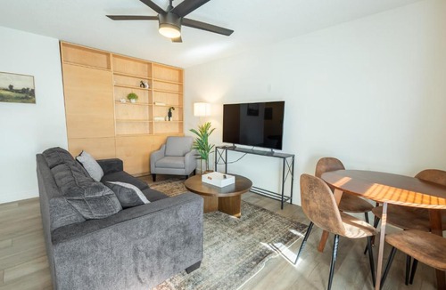 Manhattan Apartment | Steps from Aggieville - Fun Manhattan Stay