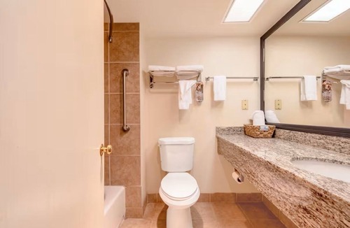 Yuma Townsite Hotel | Steps from Colorado River Parks | 3 Rooms | 2 Queen Beds