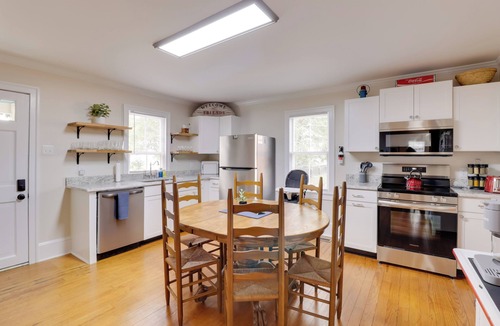 Edenton Cottage | Steps to Downtown! Family Home in Historic Edenton