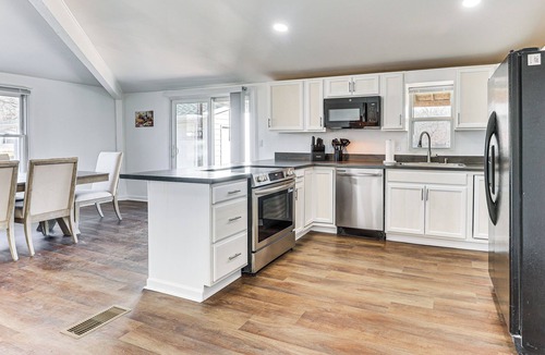 Holt House | Steps to Winery! Updated Farmhouse in Holt