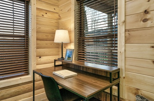 Smoky Mountains Cabin | StepstoGSM*Bigdogfrndly*Minigolf*Pool