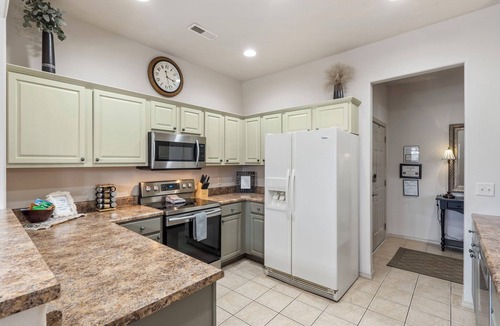 Branson West House | Stonebridge Townhouse near SDC w Free Tickets-Screened In Porch-OnSite Golf Course