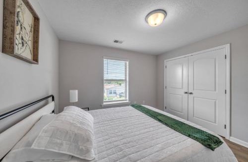 New Albany Apartment | Stonecrest 716, 2Bd Apt I Free Parking I Pool