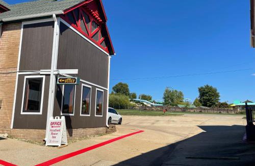 Branson Theater District Hotel | Stratford House Inn