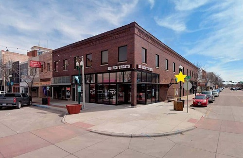 Grand Island House | Street-Side Downtown Studio