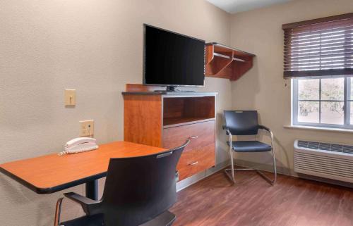 Wichita Hotel | Studio 6 Extended Stay Wichita South KS