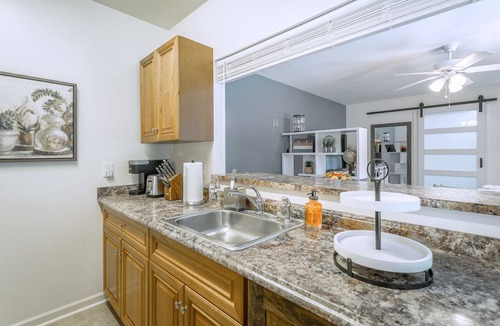 Graysville Apartment | ✤STUDIO CATALINA✤ Private Studio. Work, Eat & Sleep