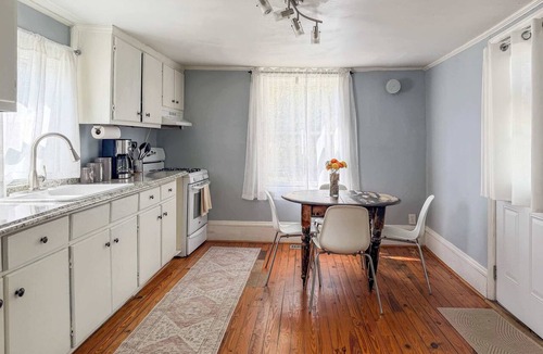Durham Apartment | Studio with Deck, Walk to Duke