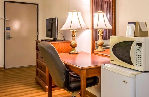 Emporia Hotel | Studios and Suites 4 Less Emporia