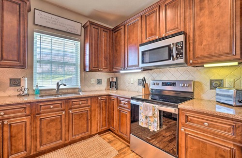 Branson Villa | Stunning Branson Villa w/On-Site Golf Access