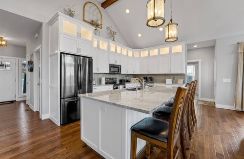Branson West House | Stunning Lakeview Retreat by RedAwning