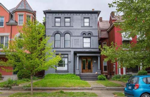 Old Louisville Apartment | Stylish 1st Floor 2br Apartment 1King and 1Queen