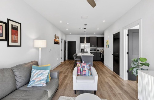 West End Condo | Stylish Condo Pool Access + Firepit | Near Vanderbilt + Gulch | Midtown Stay