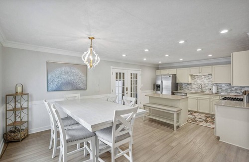 Jackson House | Stylish Home with Infrared Sauna, 1 M from I-40, near Rockabilly Ball Stadium