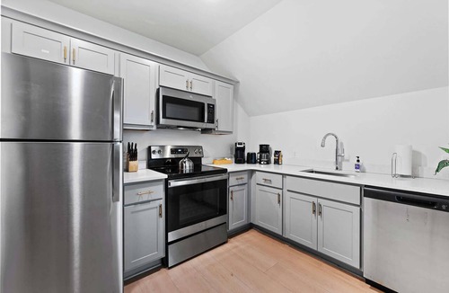 Downtown Louisville Apartment | Stylish studio in Louisville's medical district