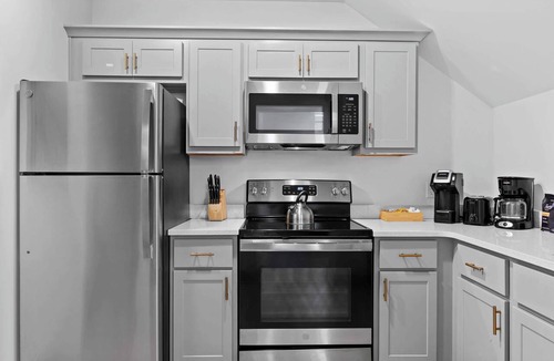 Downtown Louisville Apartment | Stylish studio in Louisville's medical district