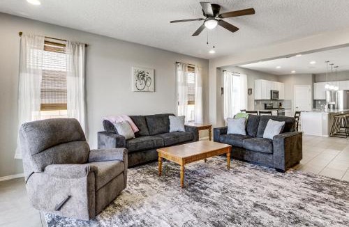 Los Lunas House | Suburban Santa Fe Home Near Main Street & I-25