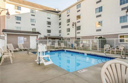 Jacksonville Hotel | Suburban Studios Near Camp Lejeune