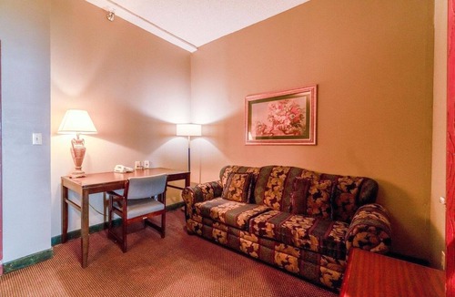 Jonesboro Apartment | Suite - 2 Queen Bed Accessible Non Smoking
